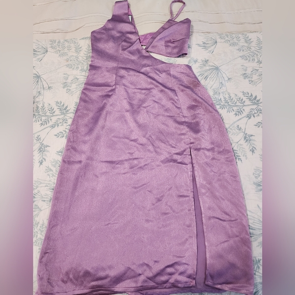 Dress - Picture 2 of 2